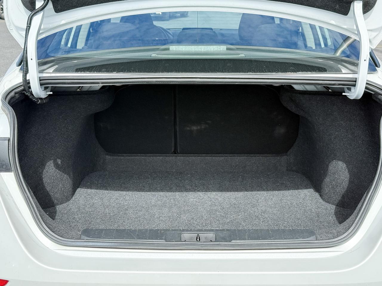 2025 Nissan Sentra SV Photo4