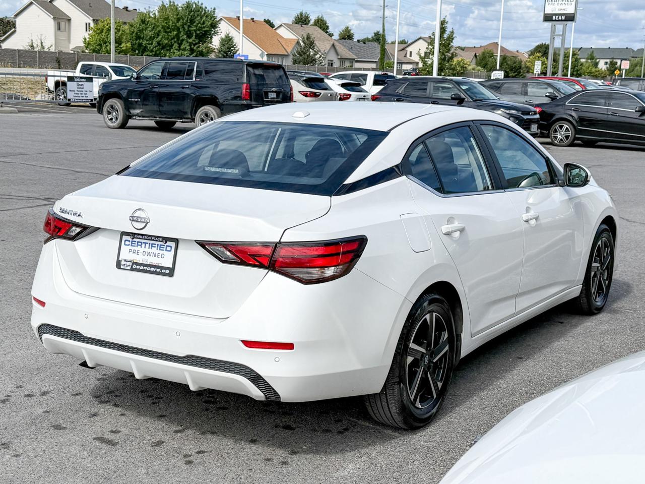 2025 Nissan Sentra SV Photo