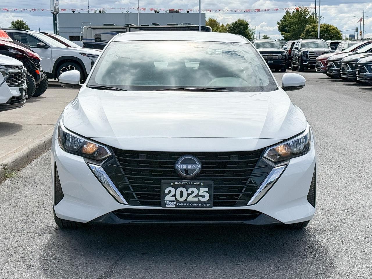 2025 Nissan Sentra SV Photo