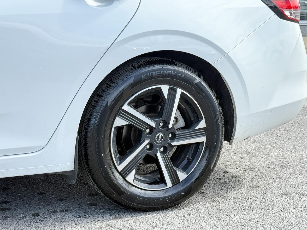2025 Nissan Sentra SV Photo