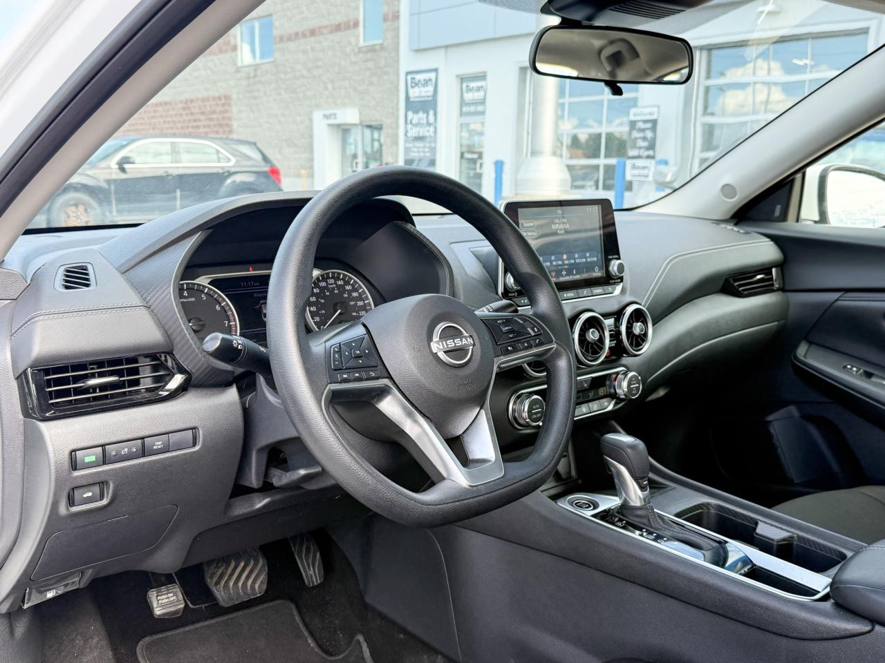 2025 Nissan Sentra SV Photo