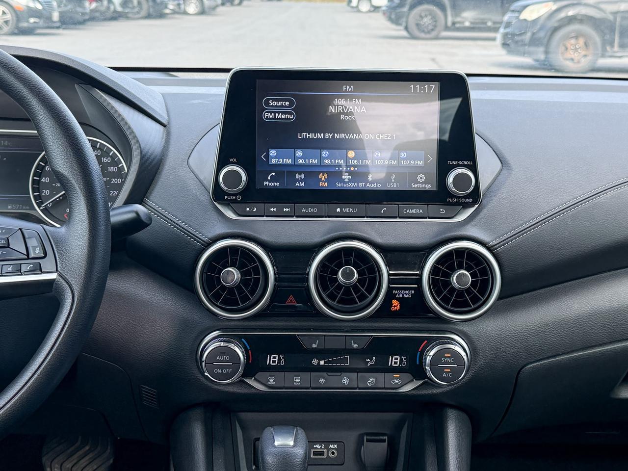 2025 Nissan Sentra SV Photo