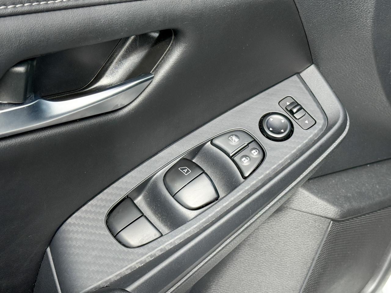 2025 Nissan Sentra SV Photo