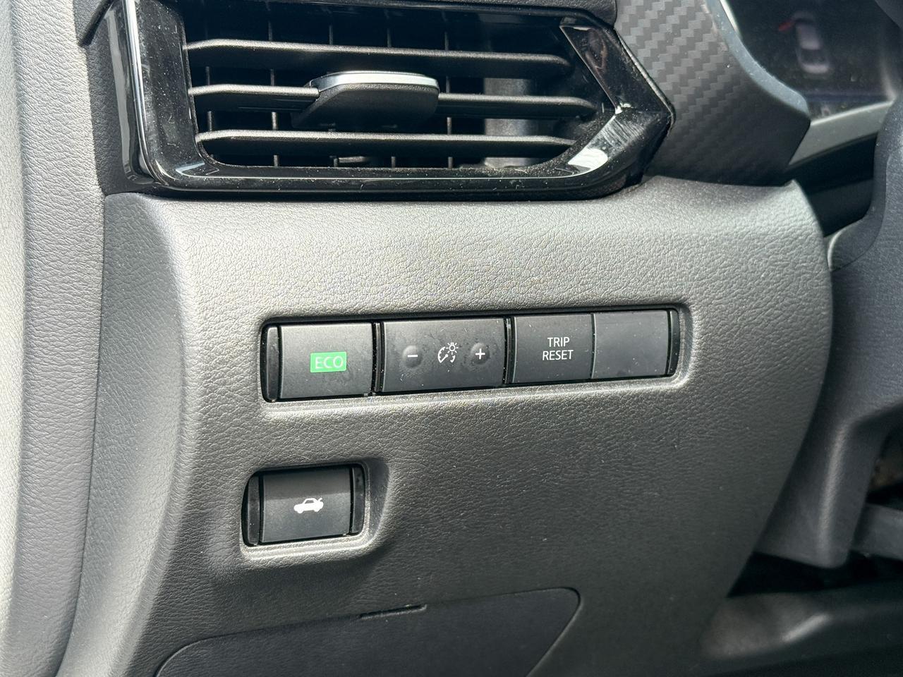 2025 Nissan Sentra SV Photo