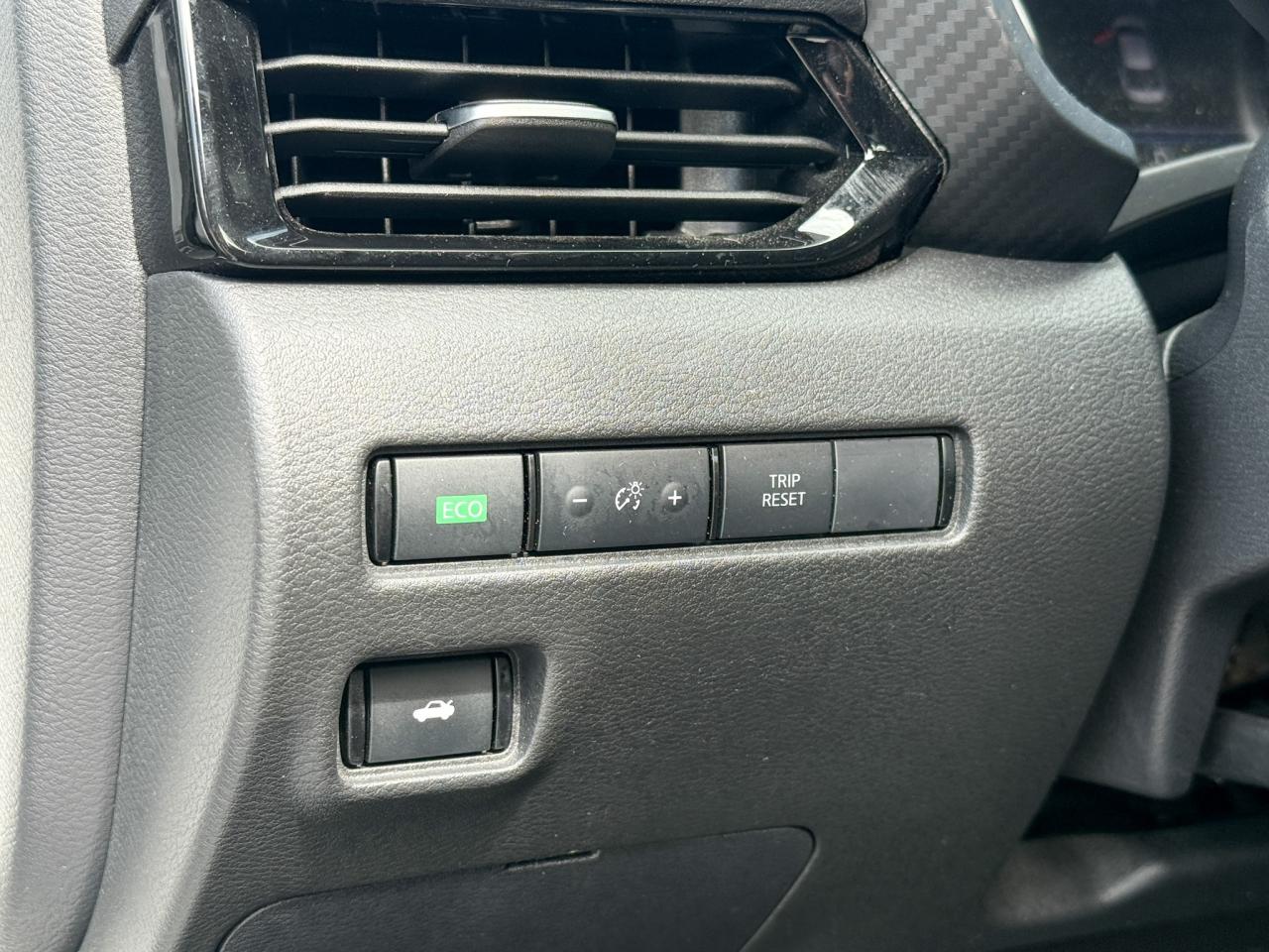 2025 Nissan Sentra SV Photo