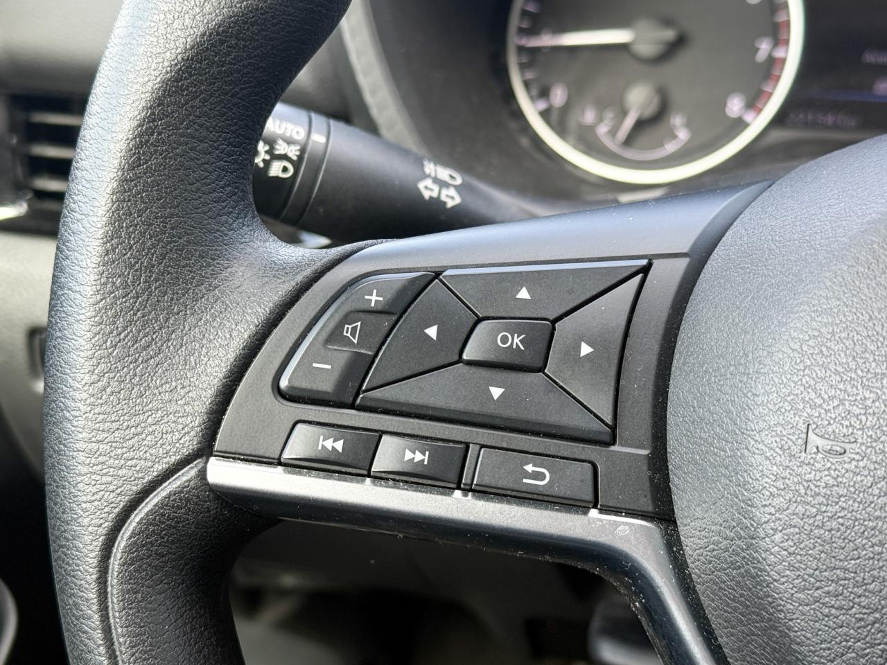 2025 Nissan Sentra SV Photo