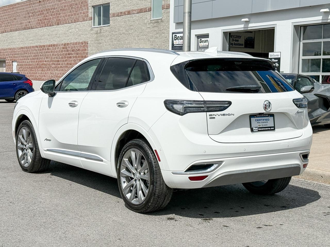 2022 Buick Envision Avenir ONE OWNER, CLEAN CARFAX, 2.0L 4CYL, MOONROOF, HEATED & VENTILATED FRONT SEATS, HEATED STEERING WHEEL, REMOTE START, REAR CAMERA MIRROR, POWER LIFTGATE, HD SURROUND VISION Photo2