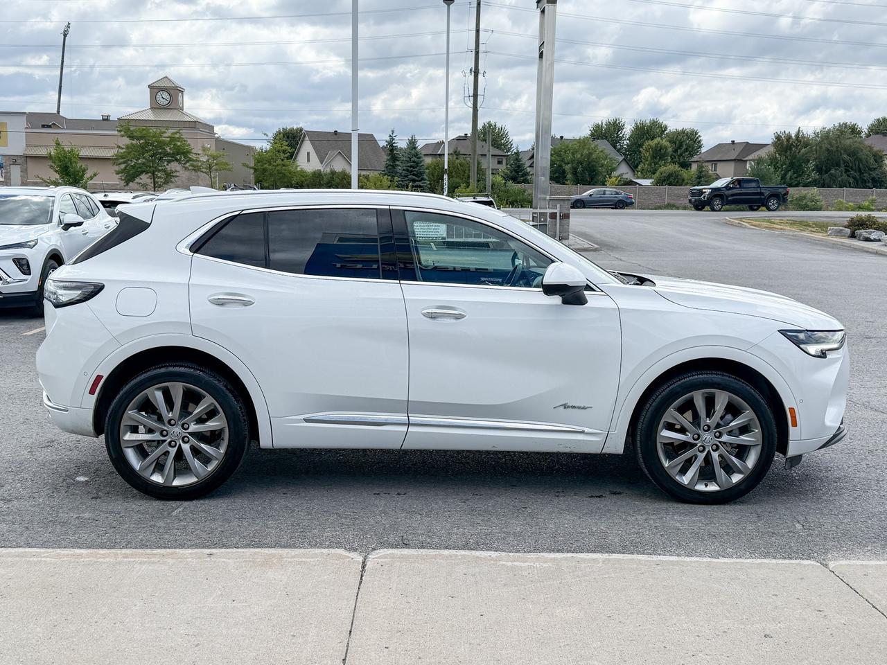 2022 Buick Envision Avenir ONE OWNER, CLEAN CARFAX, 2.0L 4CYL, MOONROOF, HEATED & VENTILATED FRONT SEATS, HEATED STEERING WHEEL, REMOTE START, REAR CAMERA MIRROR, POWER LIFTGATE, HD SURROUND VISION Photo
