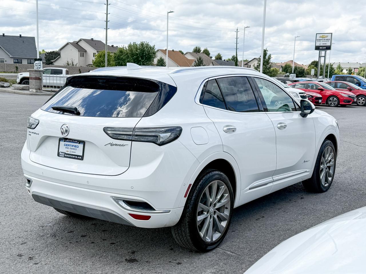2022 Buick Envision Avenir ONE OWNER, CLEAN CARFAX, 2.0L 4CYL, MOONROOF, HEATED & VENTILATED FRONT SEATS, HEATED STEERING WHEEL, REMOTE START, REAR CAMERA MIRROR, POWER LIFTGATE, HD SURROUND VISION Photo