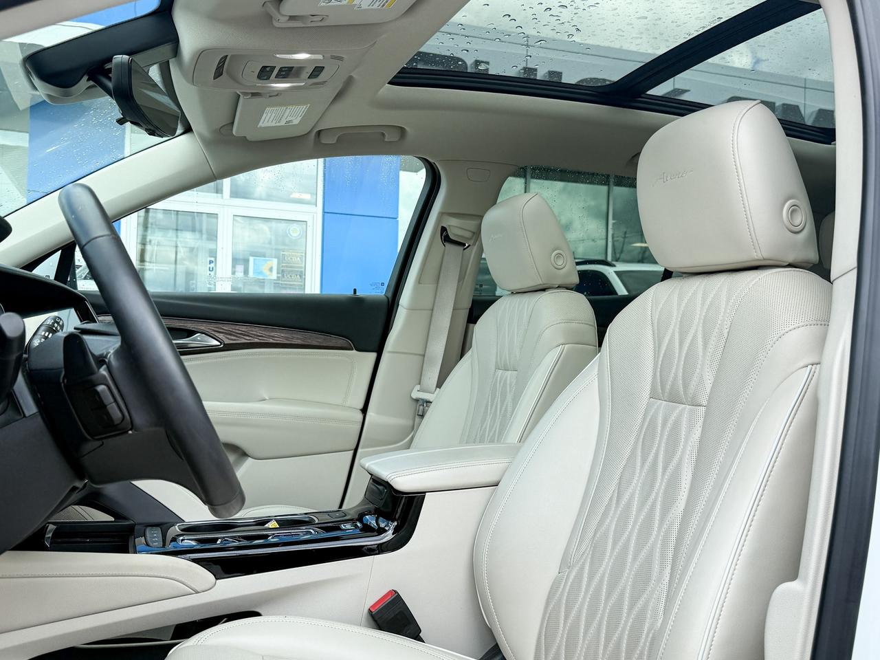 2022 Buick Envision Avenir ONE OWNER, CLEAN CARFAX, 2.0L 4CYL, MOONROOF, HEATED & VENTILATED FRONT SEATS, HEATED STEERING WHEEL, REMOTE START, REAR CAMERA MIRROR, POWER LIFTGATE, HD SURROUND VISION Photo