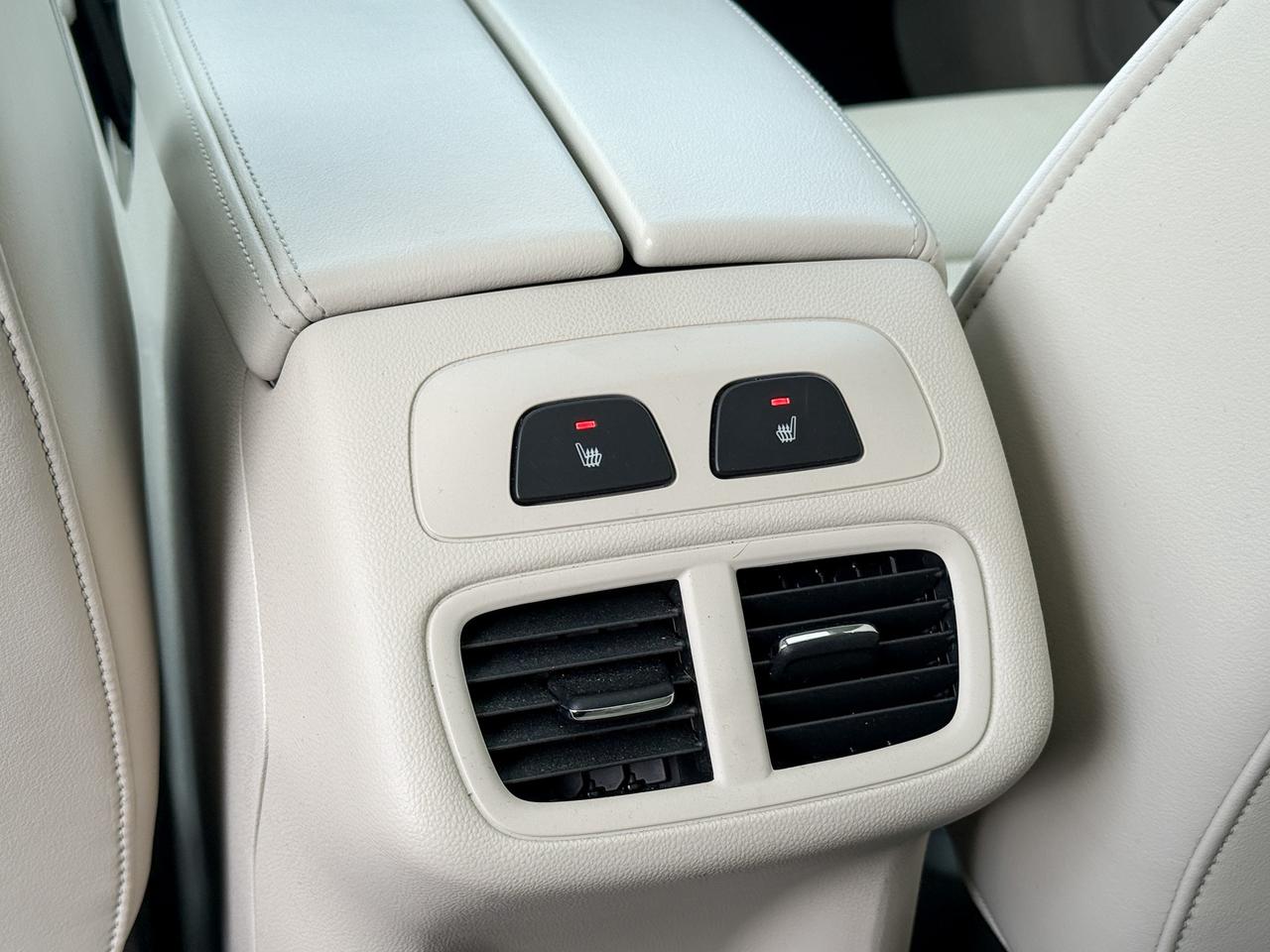 2022 Buick Envision Avenir ONE OWNER, CLEAN CARFAX, 2.0L 4CYL, MOONROOF, HEATED & VENTILATED FRONT SEATS, HEATED STEERING WHEEL, REMOTE START, REAR CAMERA MIRROR, POWER LIFTGATE, HD SURROUND VISION Photo