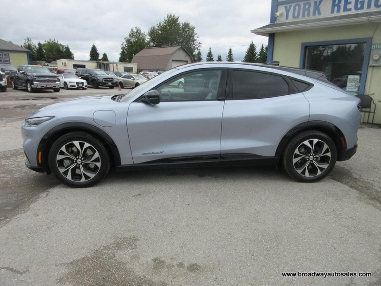 2022 Ford Mustang Mach-E ALL-WHEEL DRIVE PREMIUM-PACKAGE 5 PASSENGER 91 kWh - ELECTRIC MOTOR.. NAVIGATION.. LEATHER.. HEATED SEATS & WHEEL.. BACK-UP CAMERA.. Photo2