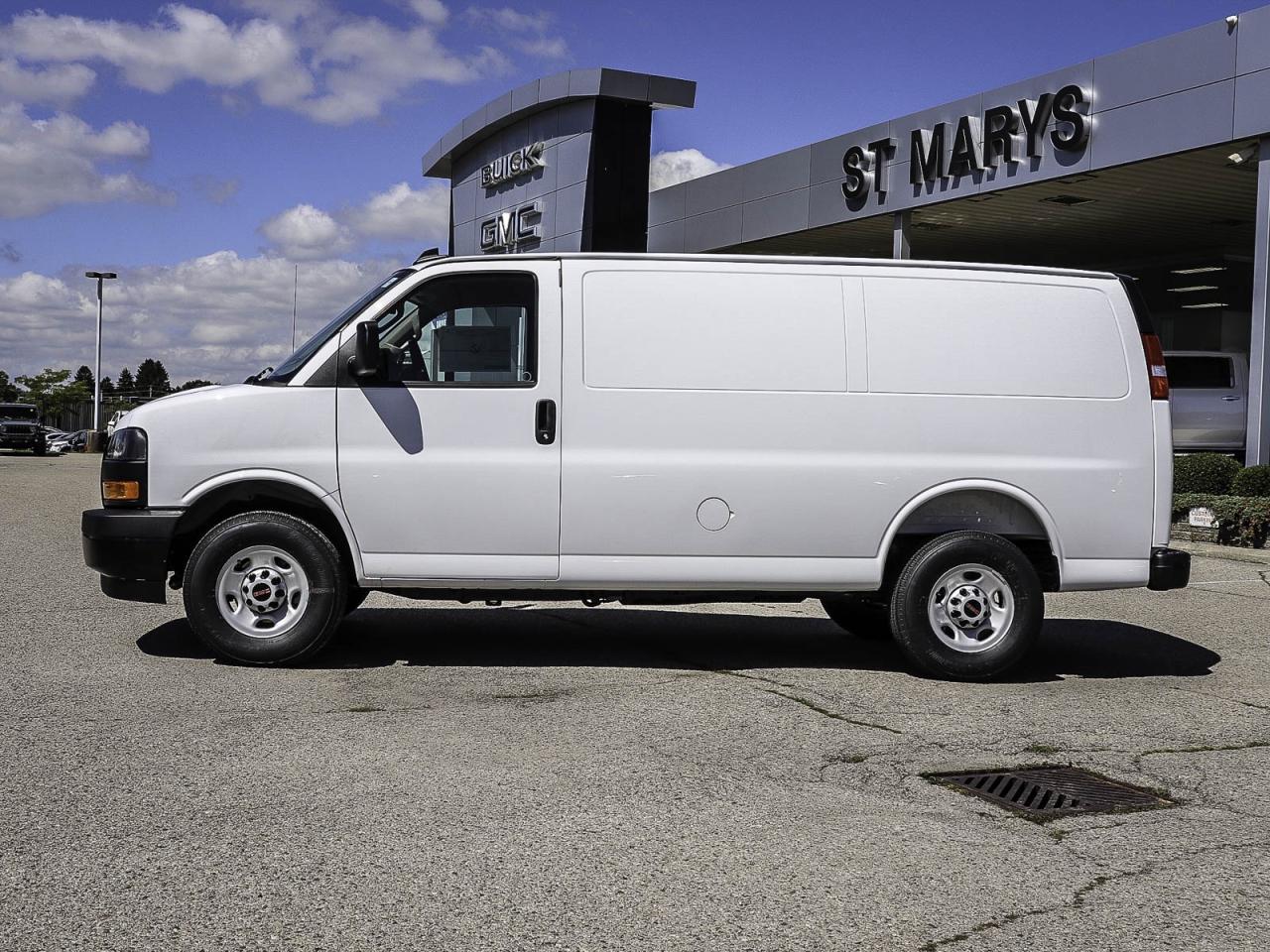 2025 GMC Savana Cargo Van BASE Photo4