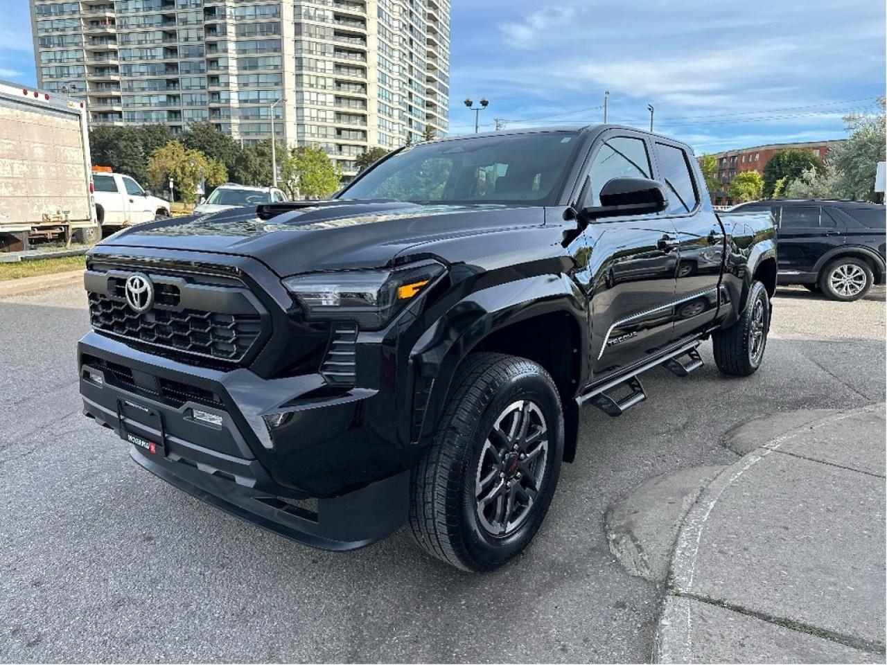 2024 Toyota Tacoma TRD Sport Photo2