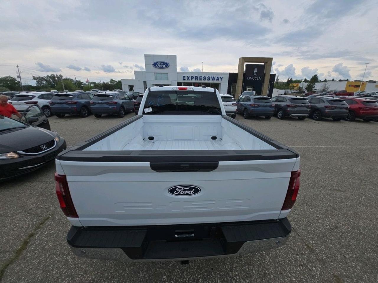 2025 Ford F-150 XLT Photo5