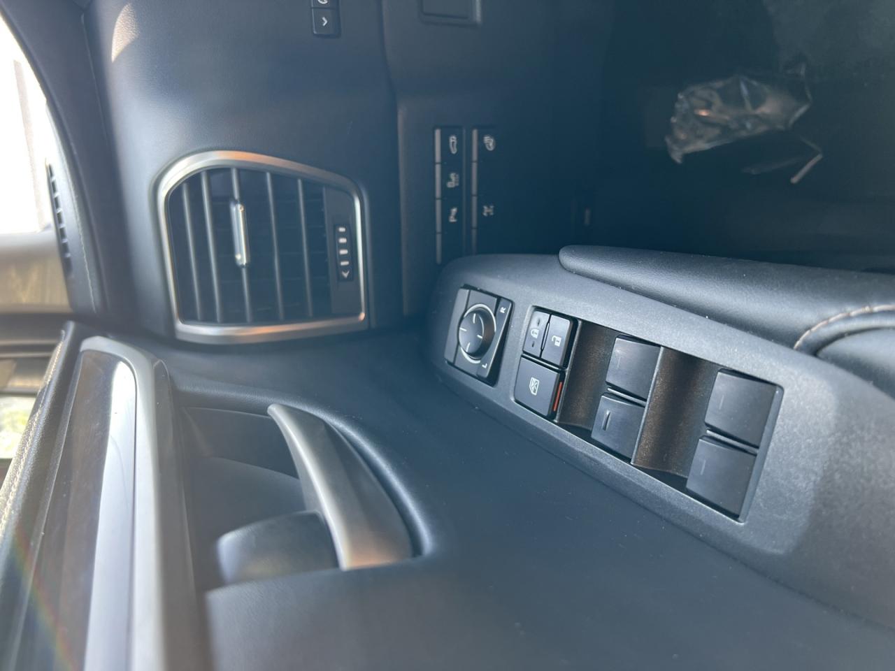 2015 Lexus NX 200t AWD - Photo #24