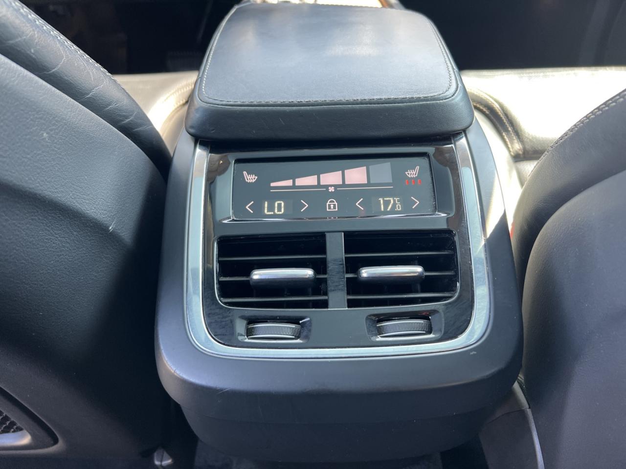 2018 Volvo XC90 T6 Inscription AWD - Photo #16