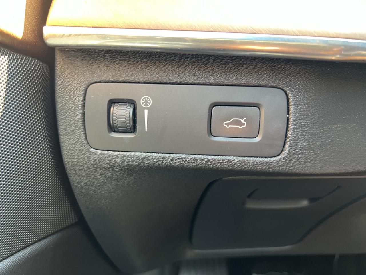 2018 Volvo XC90 T6 Inscription AWD - Photo #27