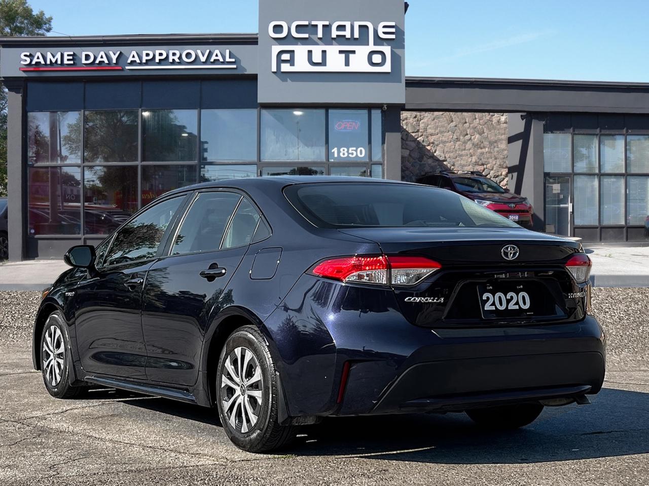 2020 Toyota Corolla Hybrid Photo3