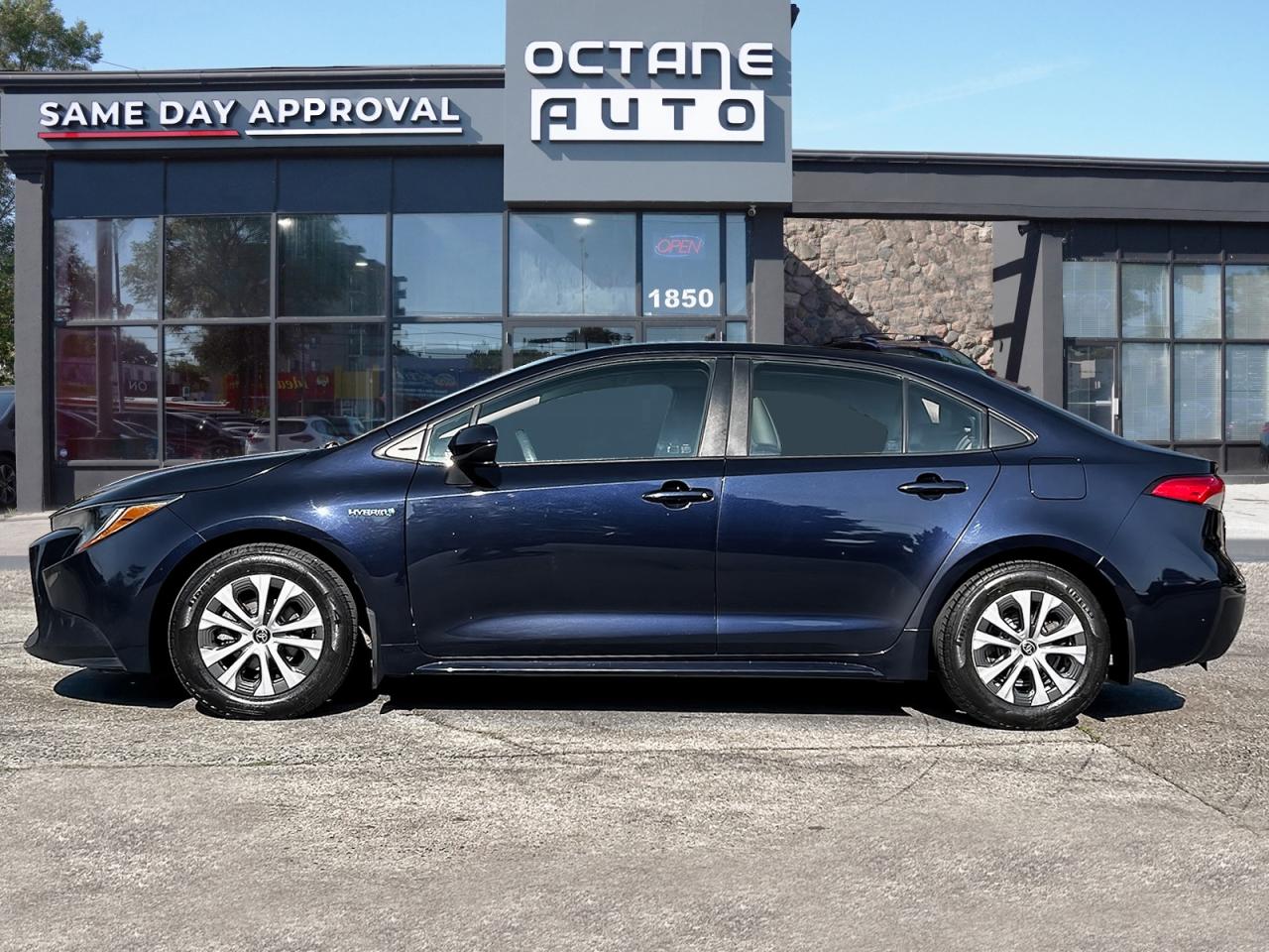 2020 Toyota Corolla Hybrid Photo2