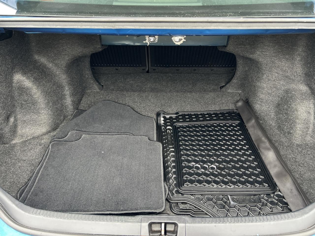 2016 Toyota Camry SE - Photo #4