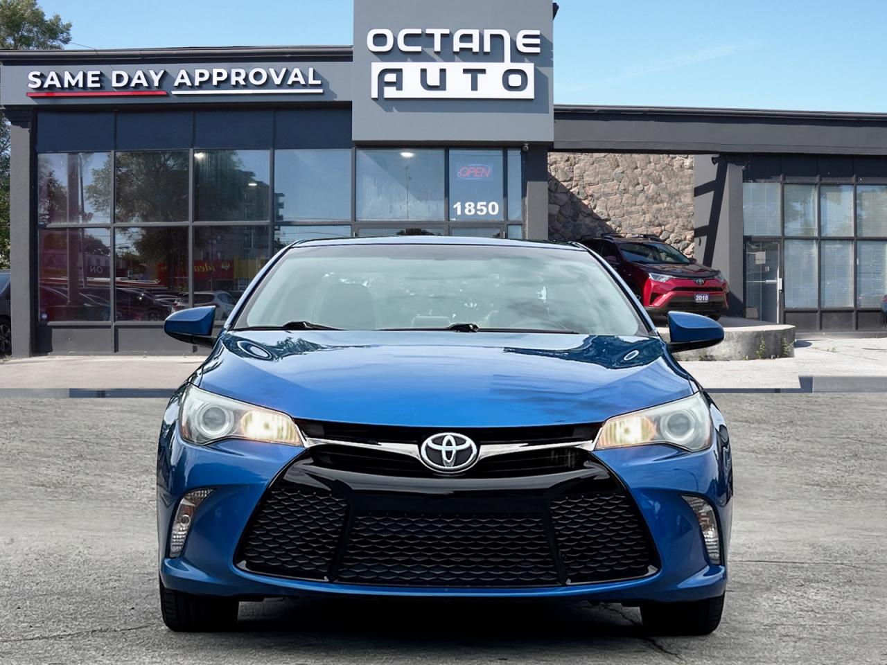 2016 Toyota Camry SE - Photo #2