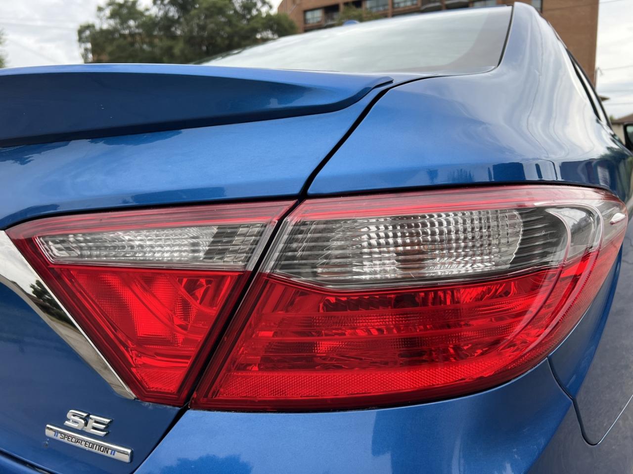 2016 Toyota Camry SE - Photo #7