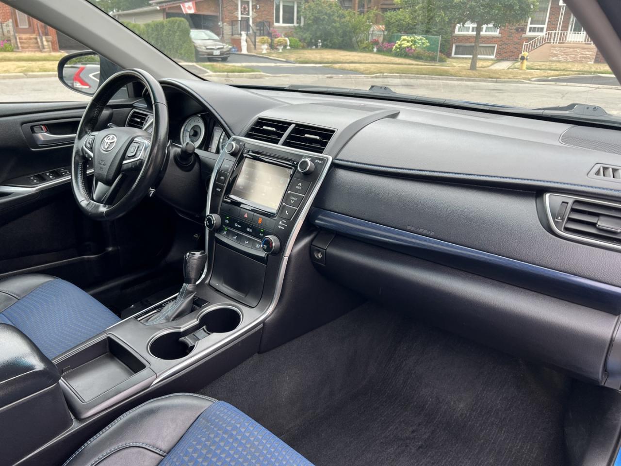 2016 Toyota Camry SE - Photo #10