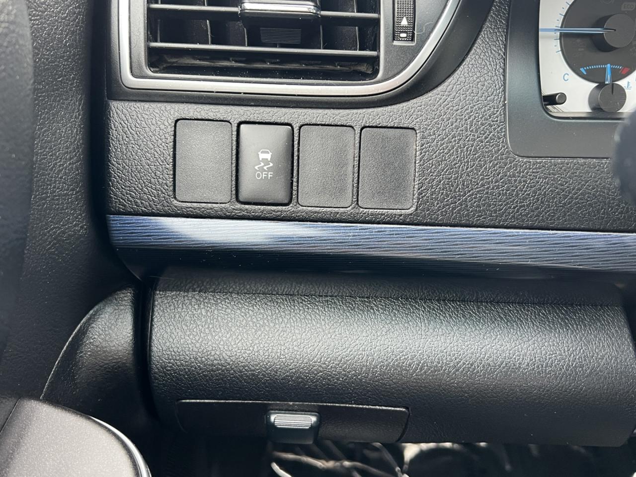2016 Toyota Camry SE - Photo #19
