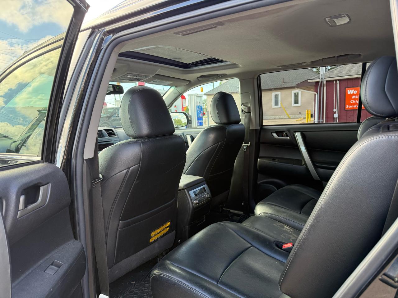 2012 Toyota Highlander XLE 4x4 backup camera heated seats - Photo #10