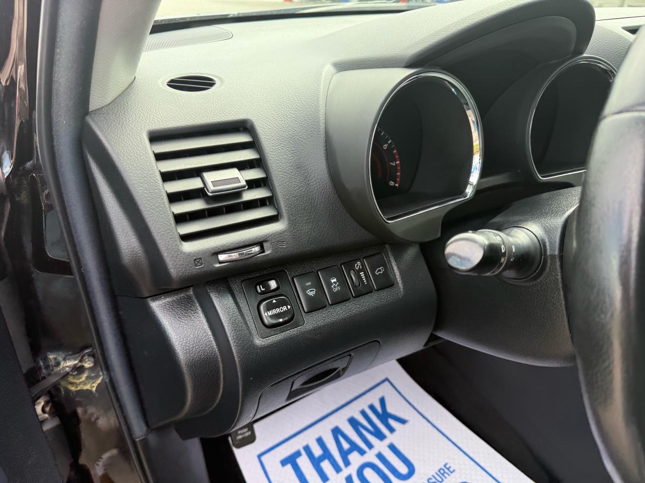 2012 Toyota Highlander XLE 4x4 backup camera heated seats extra 4 winter tires with rims Photo4