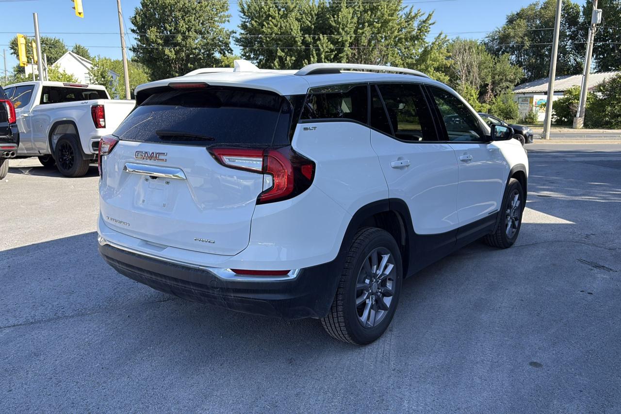 2023 GMC Terrain SLT - Photo #3