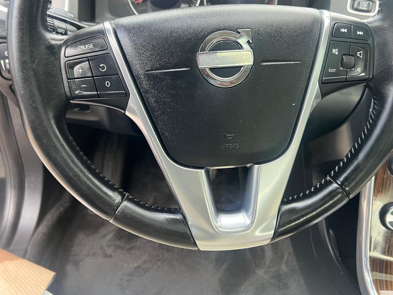 2012 Volvo S60 T5 Level I-Leather-Sunroof-Heated  Seats-Blutooth Photo