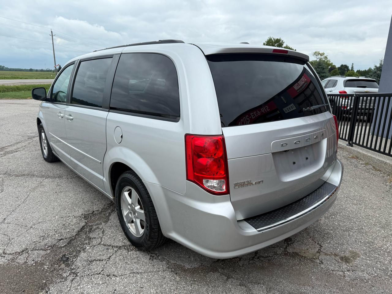 2011 Dodge Grand Caravan SXT | Backup Camera | Bluetooth | Cruise Control - Photo #3