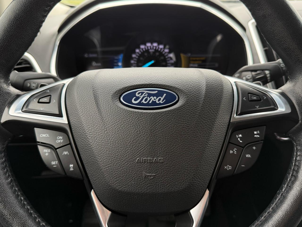 2019 Ford Edge Titanium | Navigation | Backup Camera | Sunroof - Photo #17