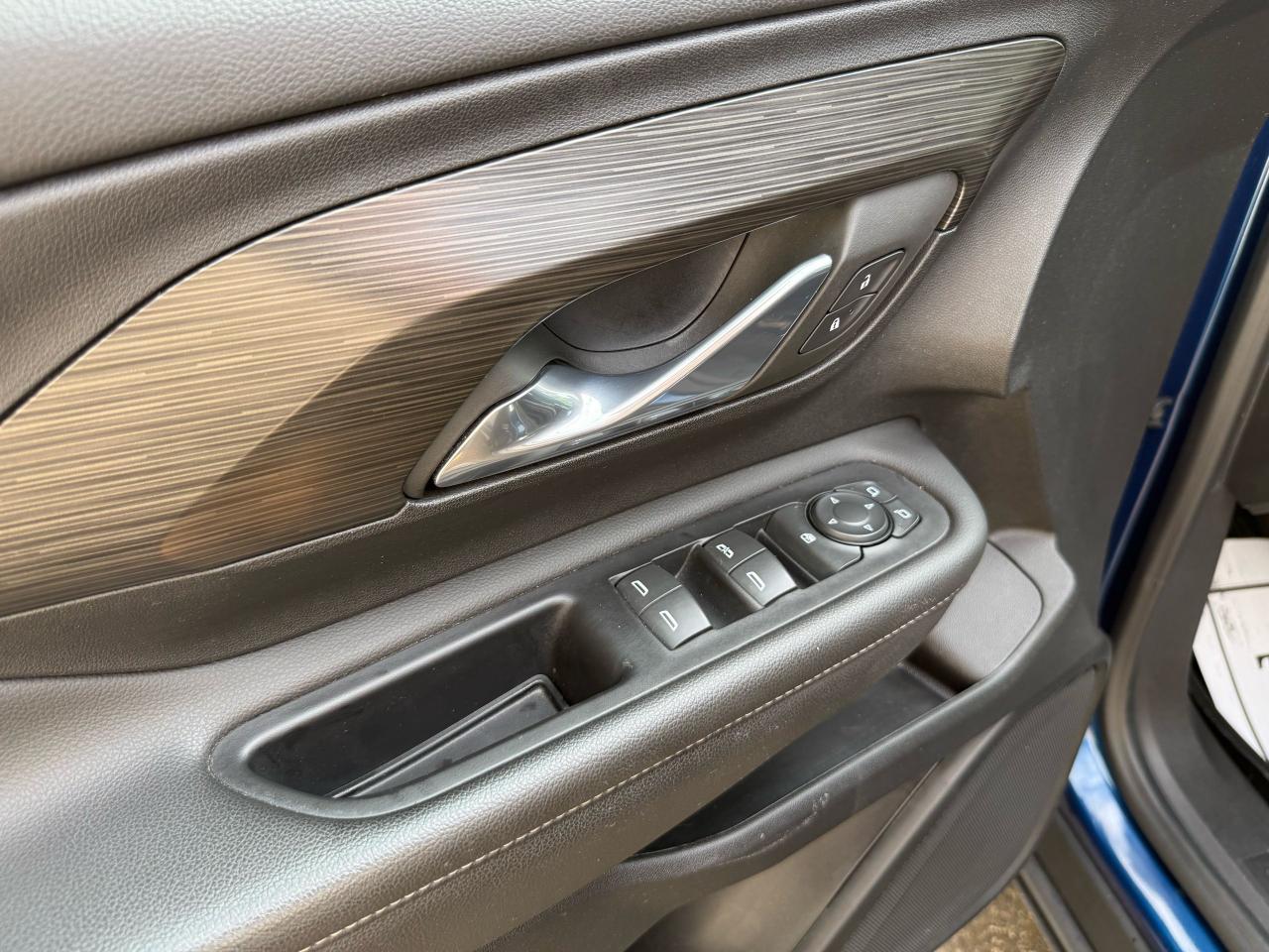 2023 GMC Terrain SLE - Photo #7