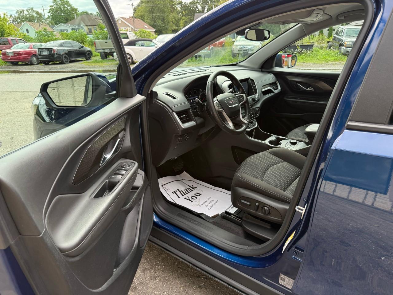 2023 GMC Terrain SLE Photo4