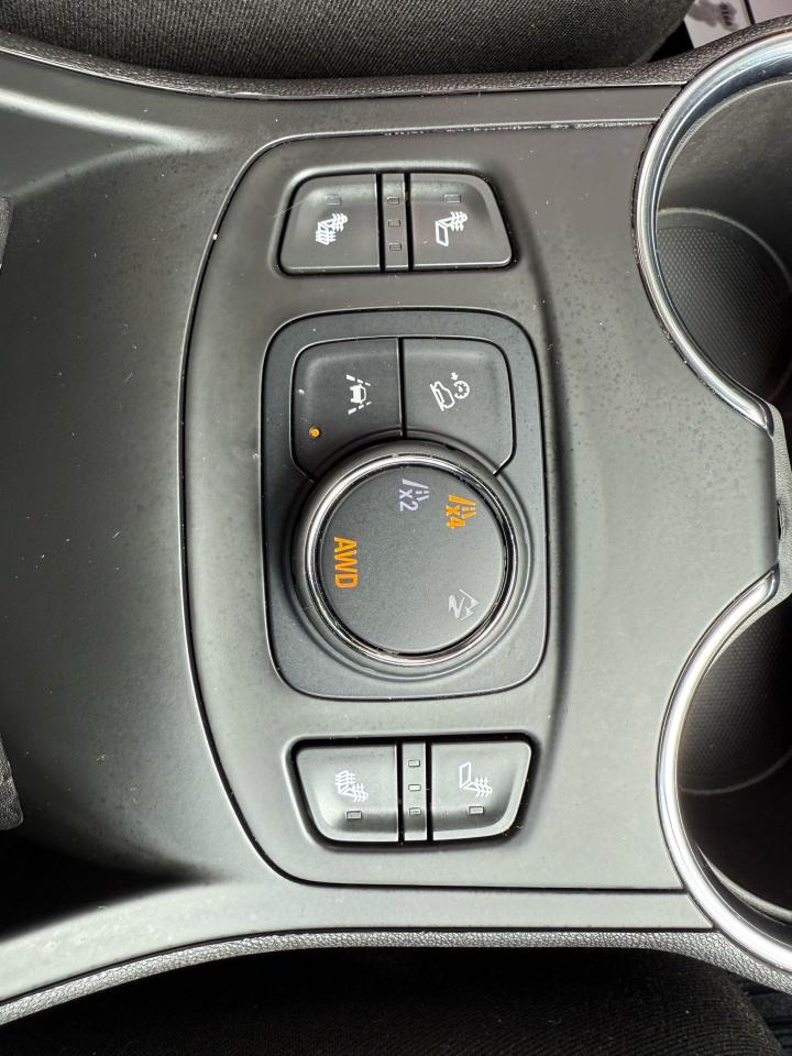 2023 GMC Terrain SLE - Photo #12