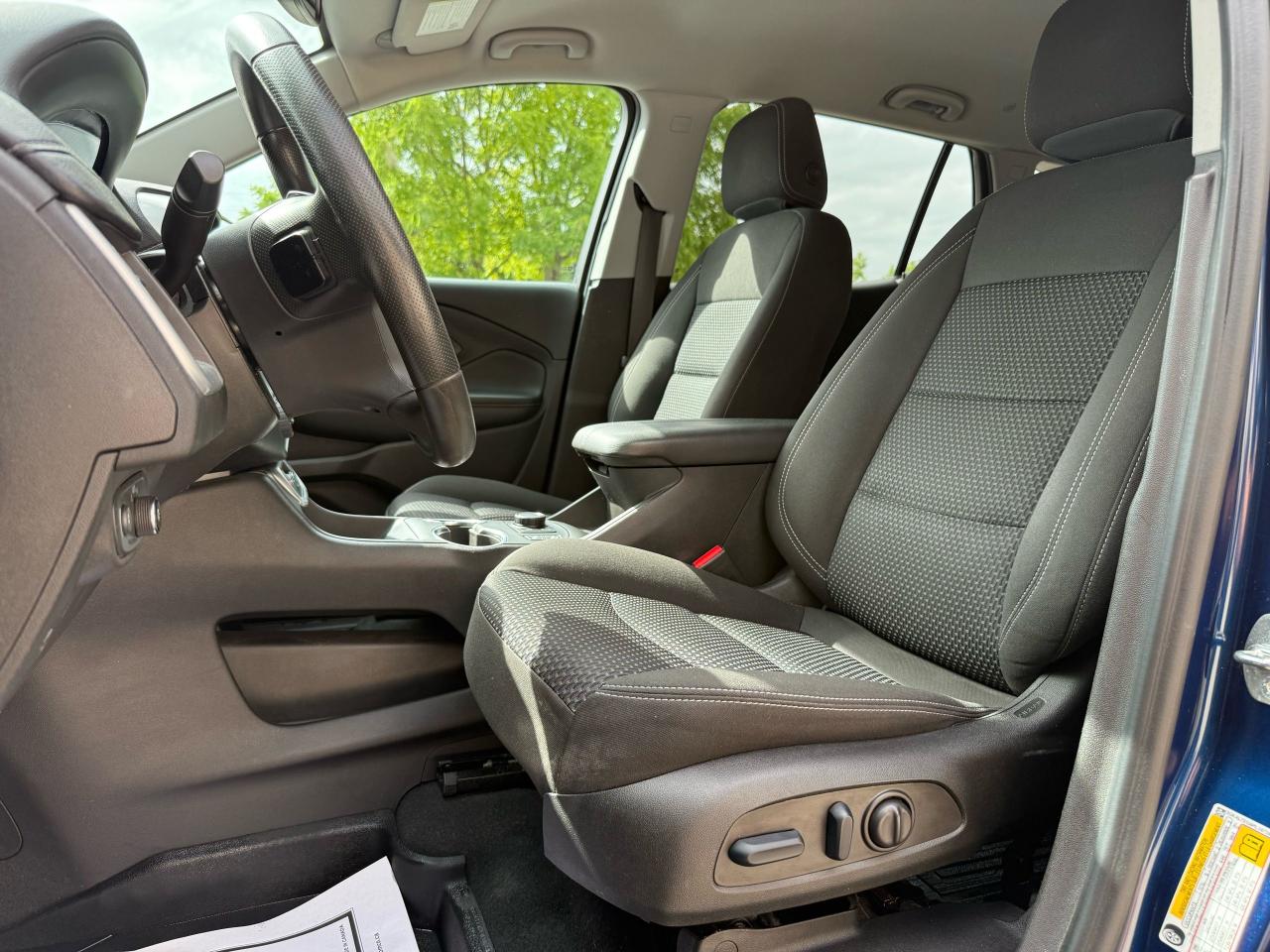 2023 GMC Terrain SLE - Photo #6