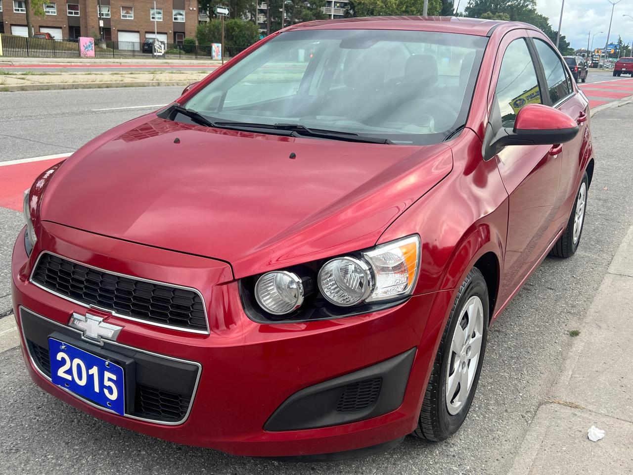 2015 Chevrolet Sonic LT-EXT CLEAN-BK CAM-BlUETOOTH-HEATED Seats Photo2
