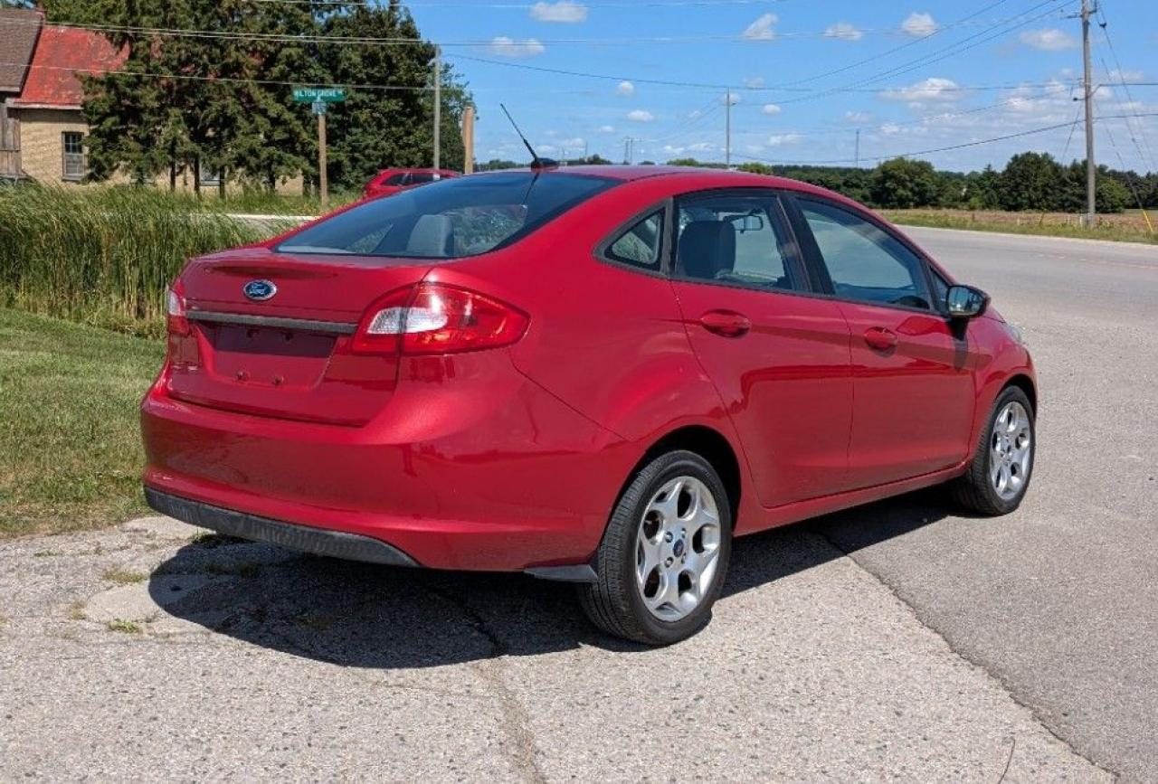 2012 Ford Fiesta SE - Photo #5
