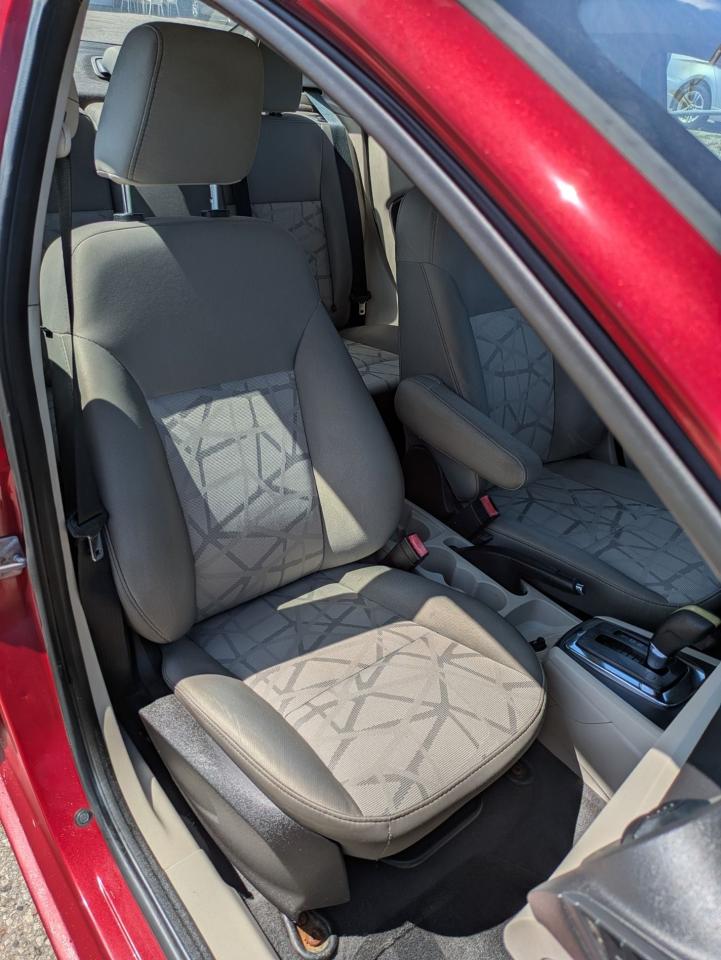 2012 Ford Fiesta SE - Photo #17