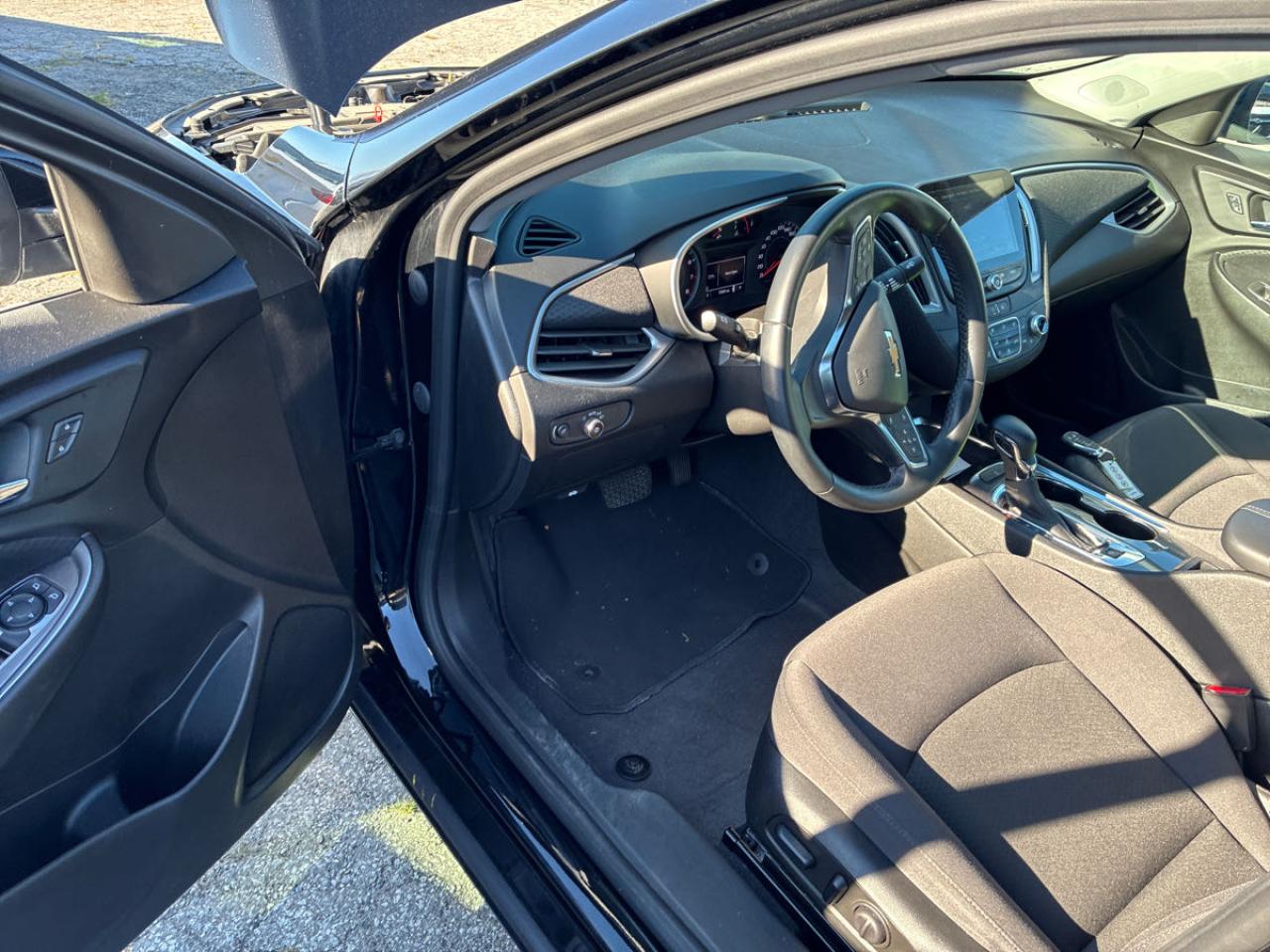 2023 Chevrolet Malibu 1LT Photo3