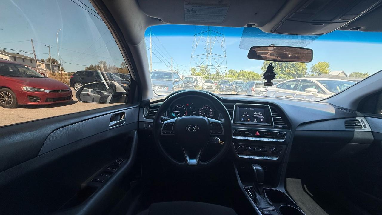 2019 Hyundai Sonata ESSENTIAL - Photo #11