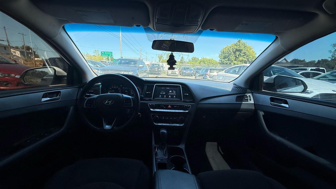 2019 Hyundai Sonata ESSENTIAL - Photo #10