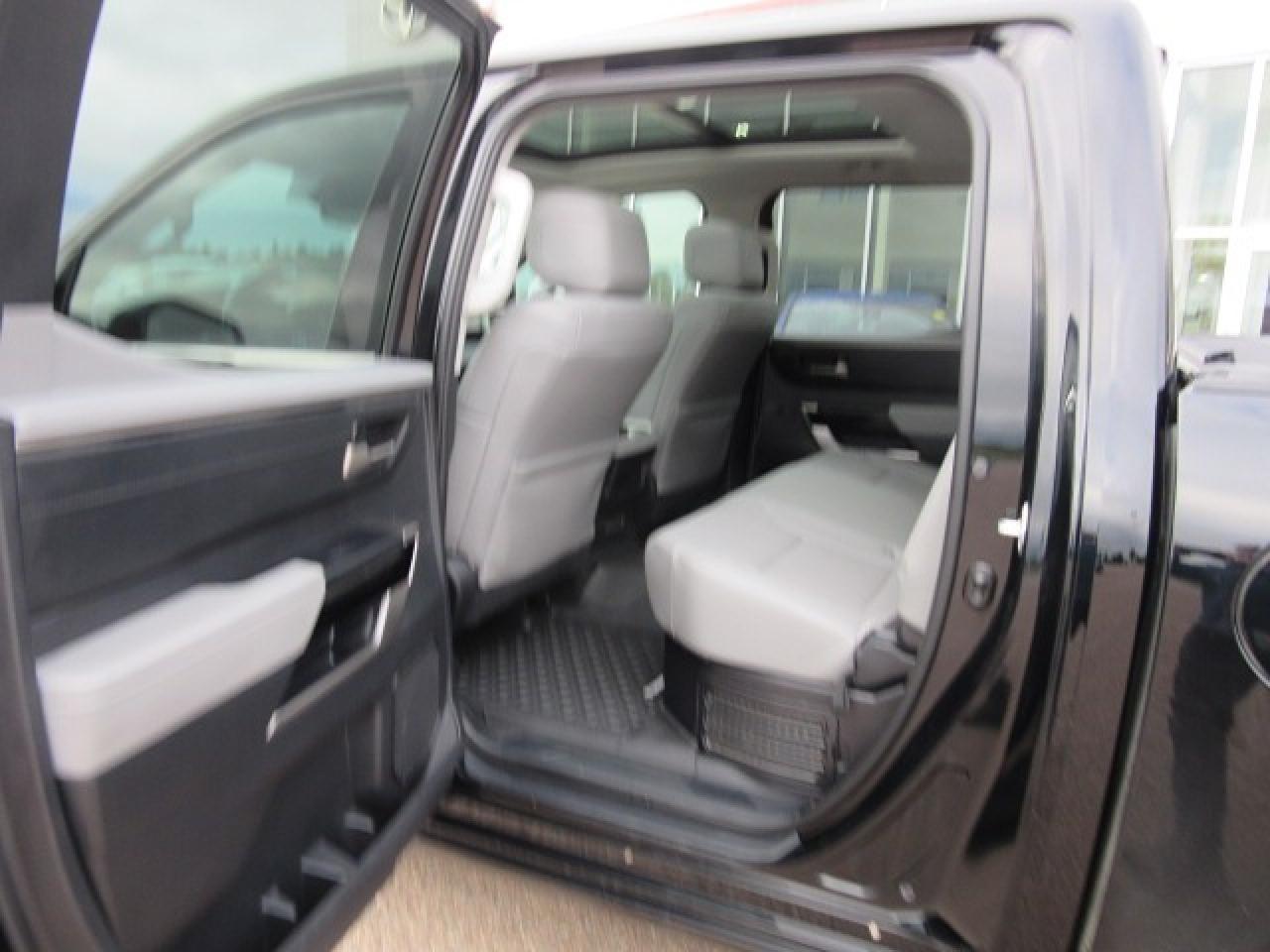 2022 Toyota Tundra LIMITED HYBRID Photo