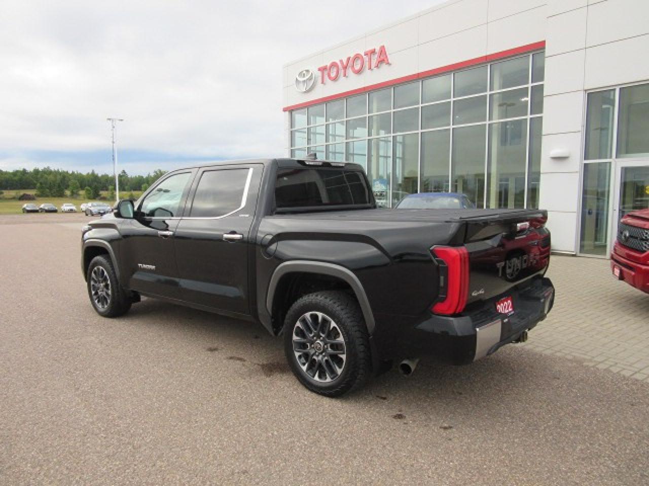 2022 Toyota Tundra LIMITED HYBRID Photo2