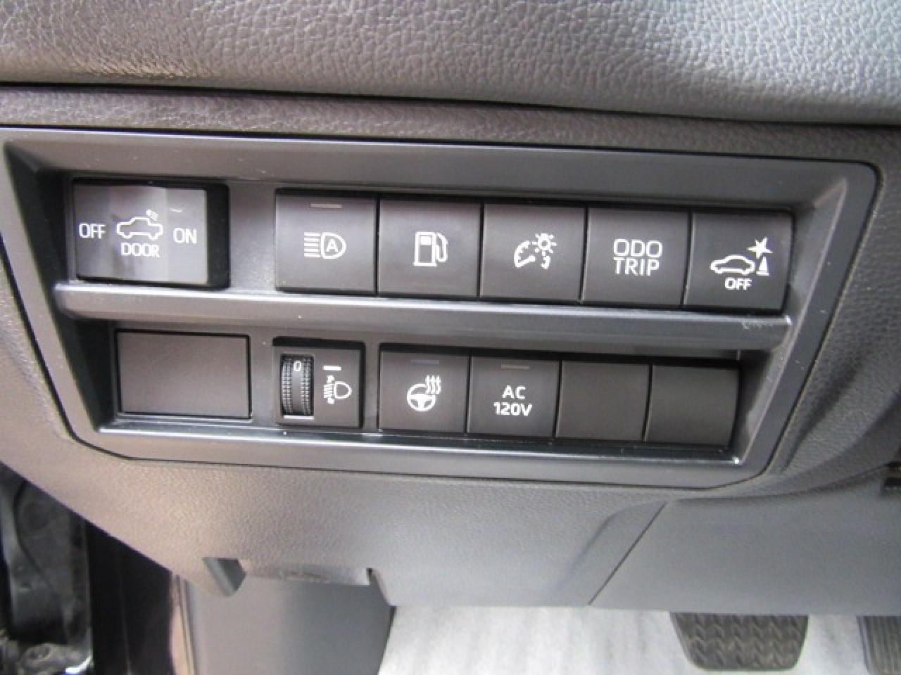 2022 Toyota Tundra LIMITED HYBRID Photo