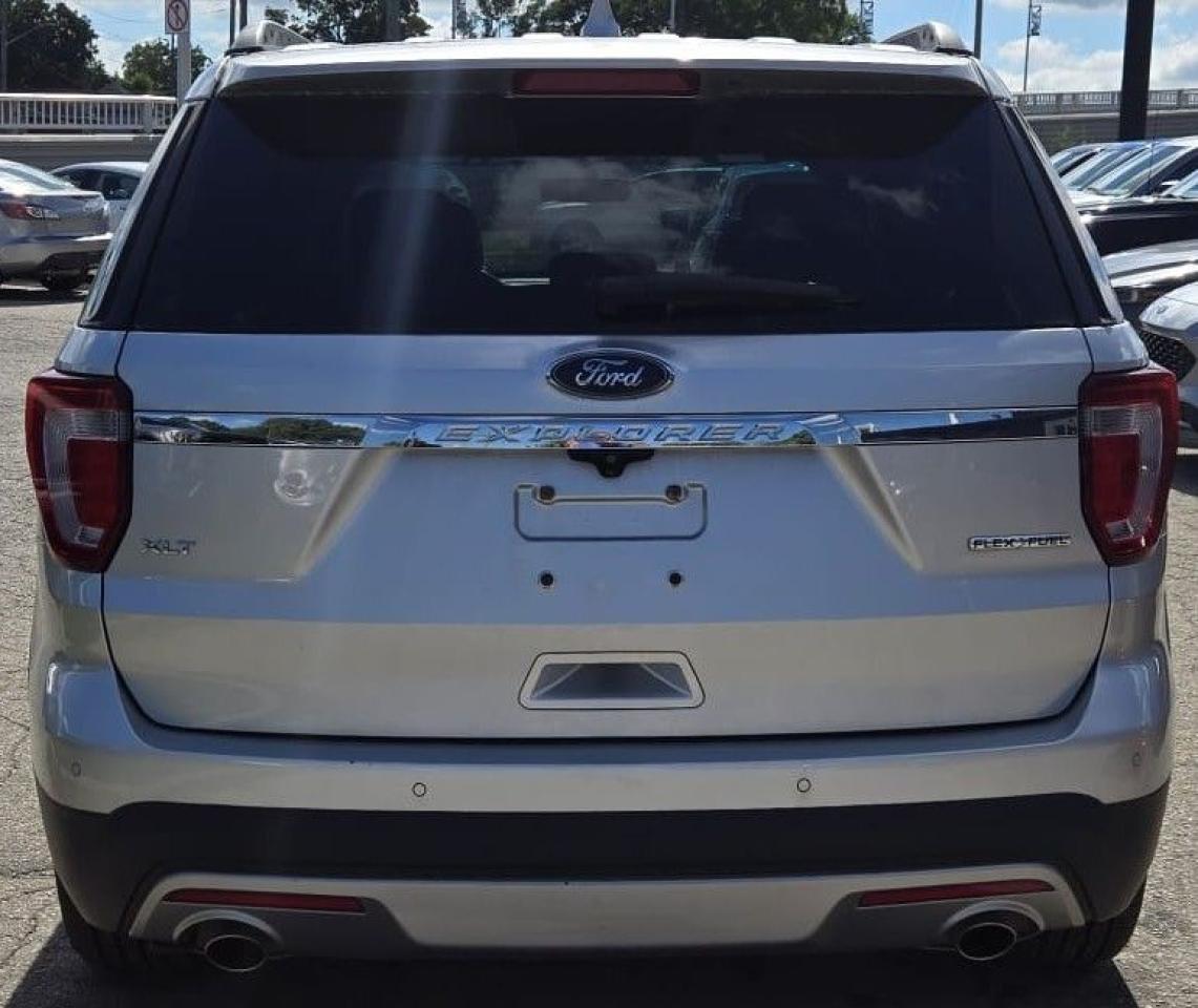 2016 Ford Explorer XLT / NAV / LEATHER / HTD SEATS / REMOTE START - Photo #3