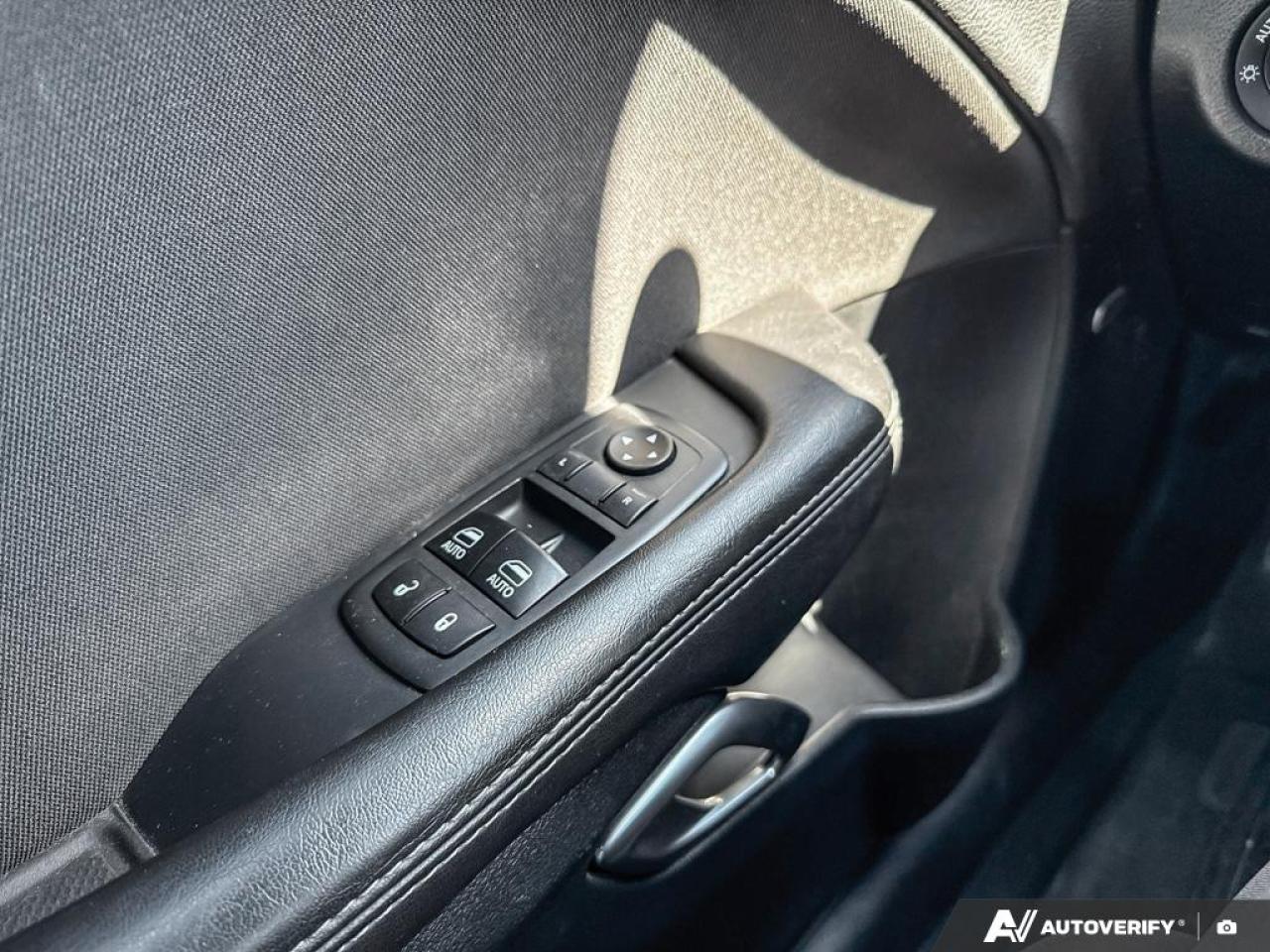 2018 Dodge Challenger SXT / NAV / HTD SEATS / ALPINE SOUND SYSTEM / AUTO - Photo #11